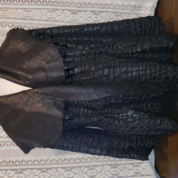 VINTAGE CHI REVERISABLE FAUX LEATHER JACKET BY Carlos Falchi - Picture 3 of 9